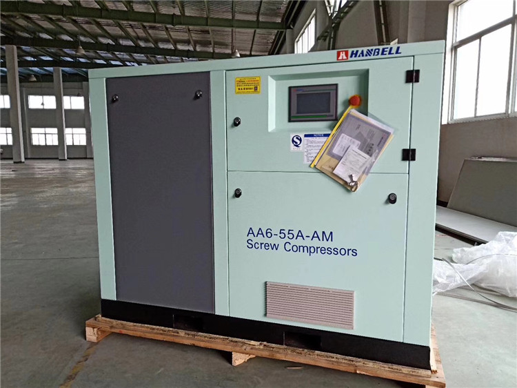 漢(han)鐘永磁變頻(pín)空壓機安裝(zhuāng)現場