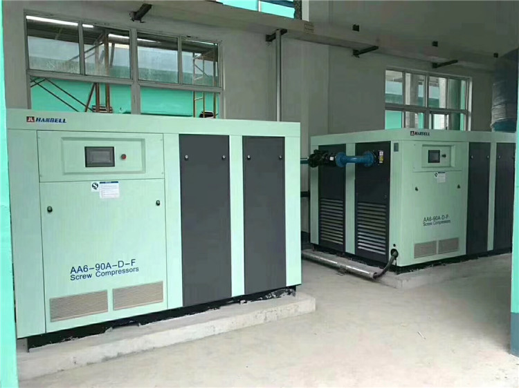 漢鐘(zhōng)變頻空(kōng)壓機安(an)裝現場(chǎng)