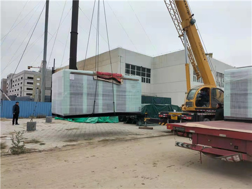 漢(hàn)鐘雙級永磁(cí)變頻315KW 批量到(dào)達項目現場(chǎng)