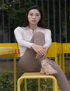 《打扑克两人打扑克视频-百慕大异兽》