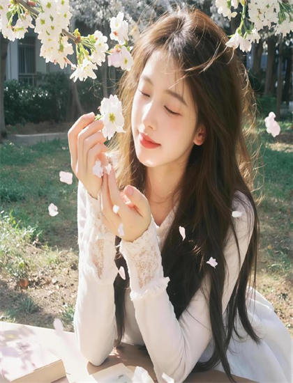 《穿越后错撩女反派》观影前必读：如何把握情感线索与心理变化 提高审美能力